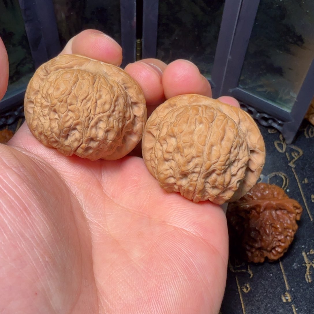 文玩核桃吊坠平谷血麒麟40