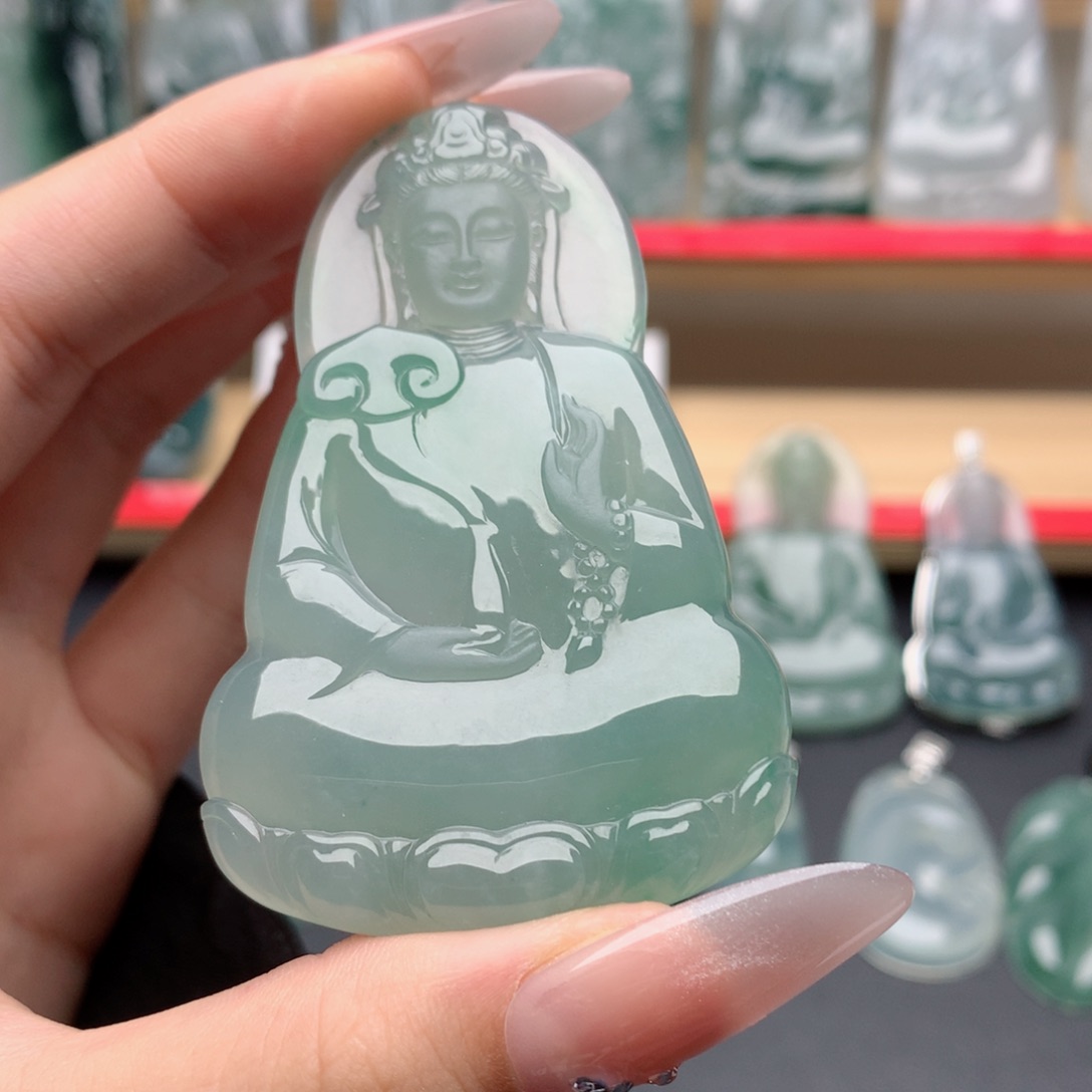 E***y翡翠未镶嵌颈饰素衣观音