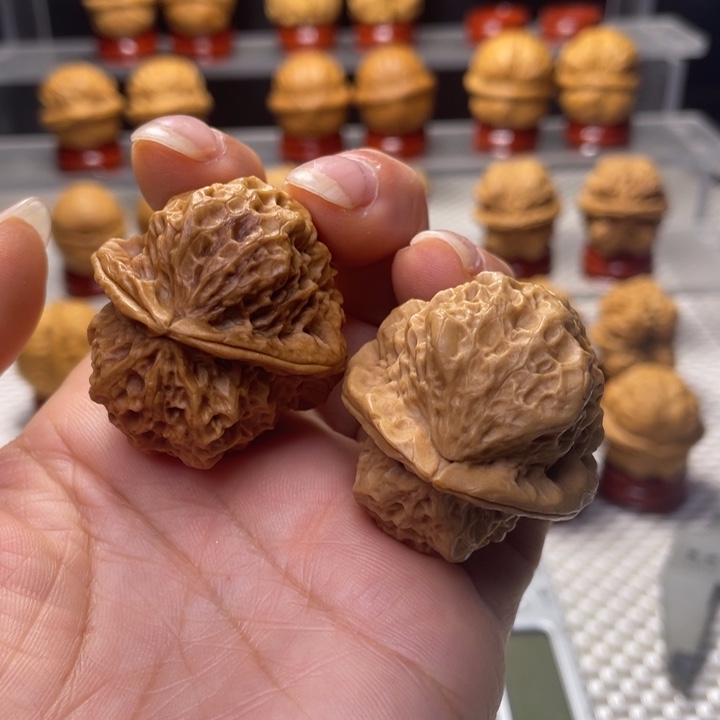 文玩核桃把件15碧波金蟾