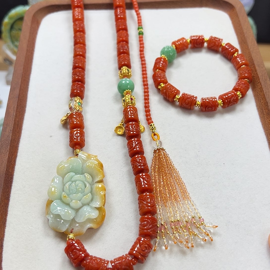 奎***店翡翠未镶嵌颈饰项链套装