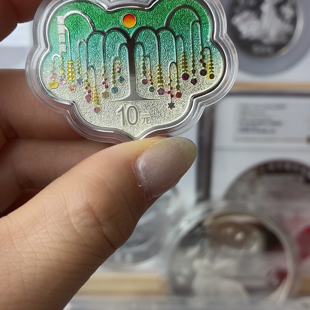 纯银蔓蔓日茂银币30克带证配盒