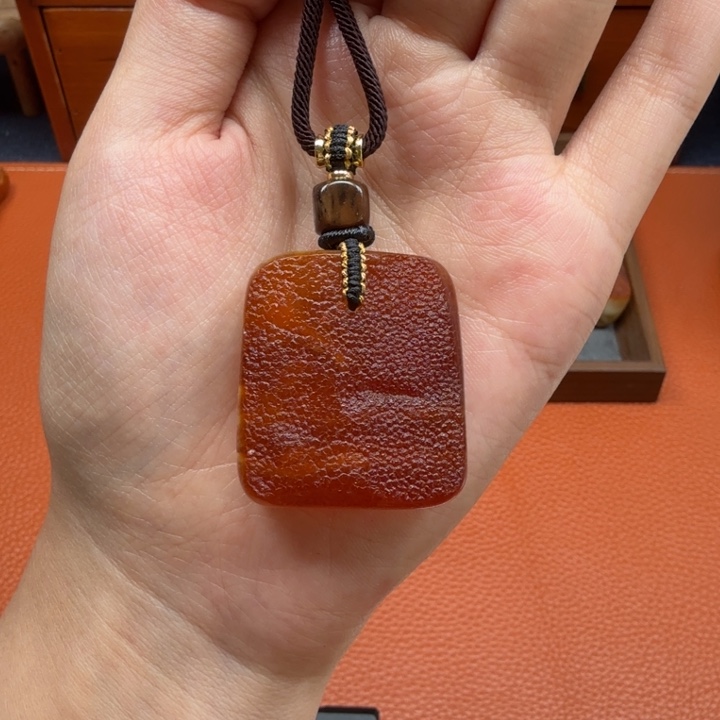 蜜蜡未镶嵌吊坠(赠链)