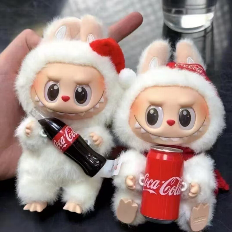 可乐三代心动马卡龙可乐系列搪胶盲盒毛绒玩