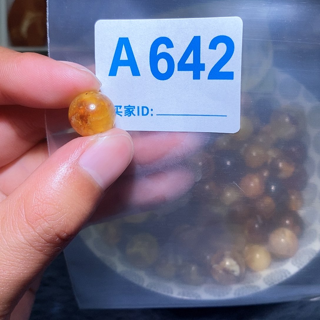 琥珀珠宝奇石未镶嵌