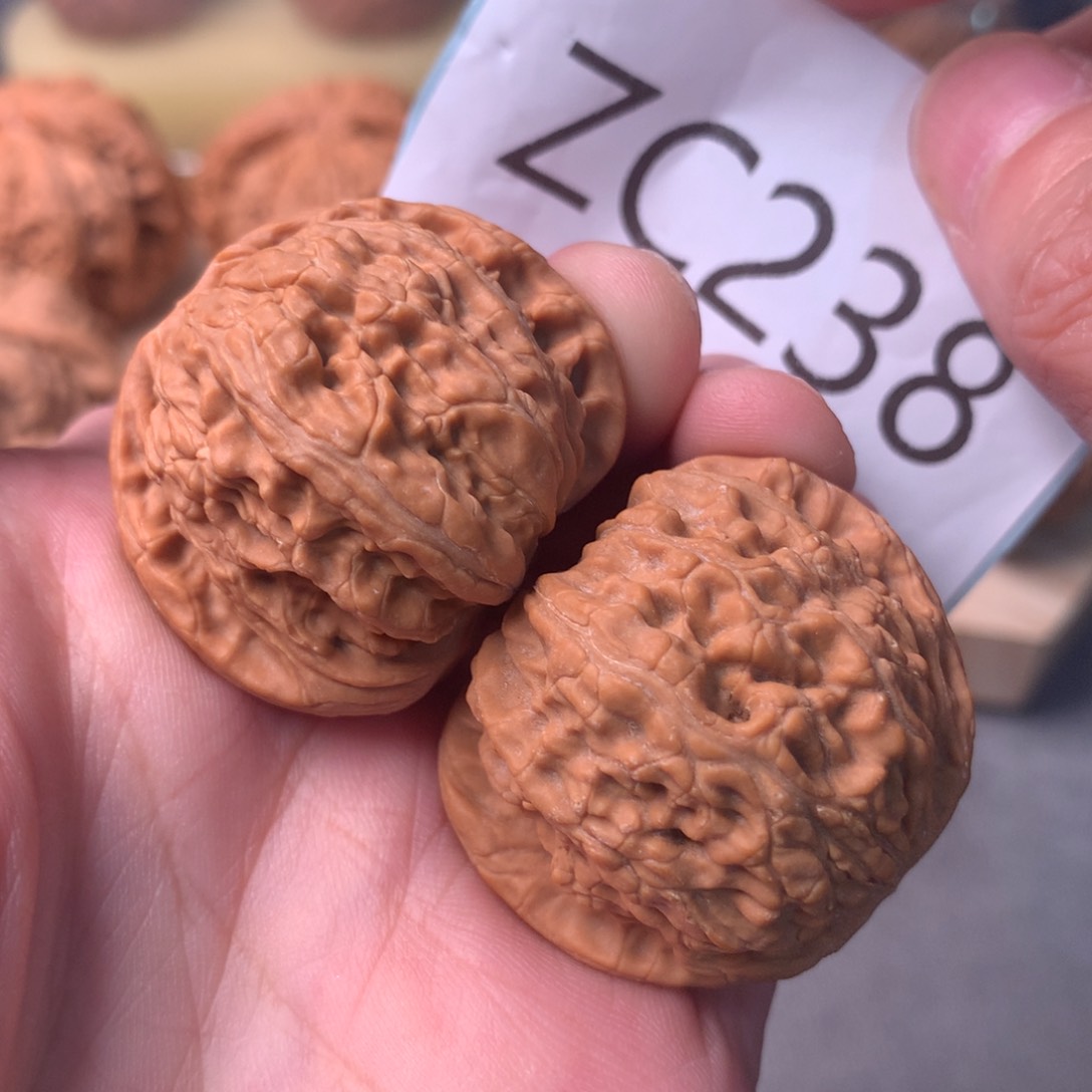 文玩核桃把件红皮球白35