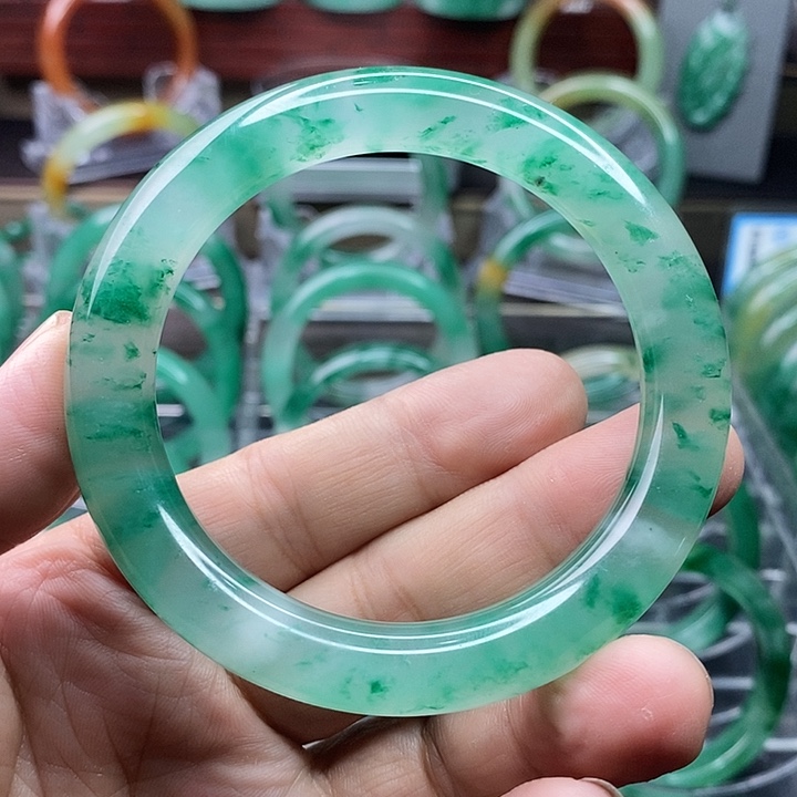 石英质玉手镯未镶嵌雪*使