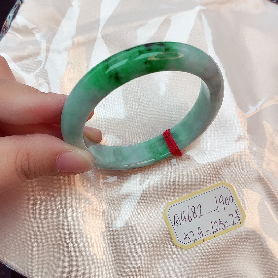 翡翠未镶嵌手镯缅甸翡翠