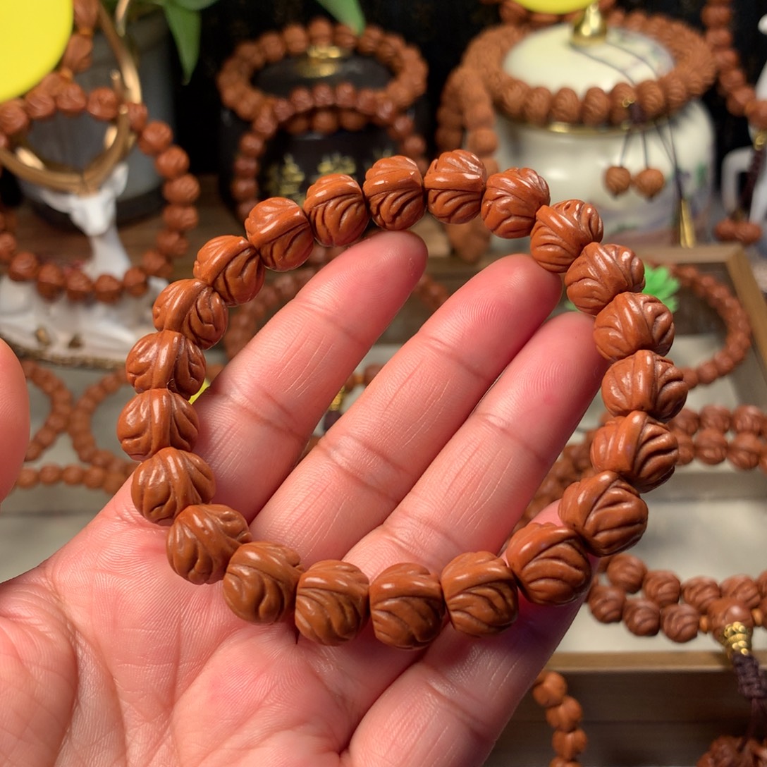 桃核吊坠红玉龙手串13