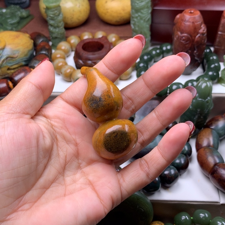 岫岩河磨玉（透闪石质玉）吊坠(不含链)未镶嵌