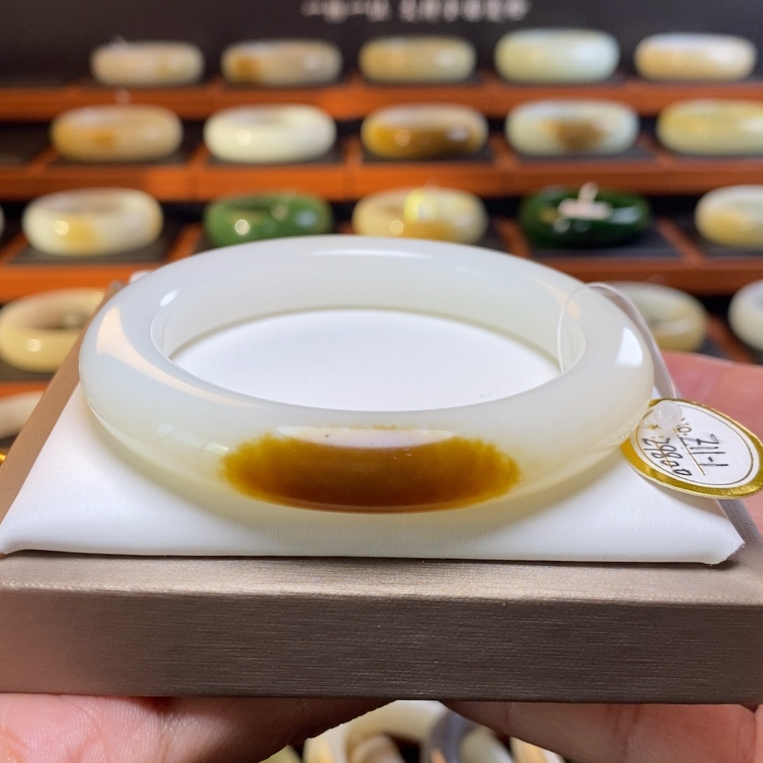 和田玉未镶嵌手镯58圈