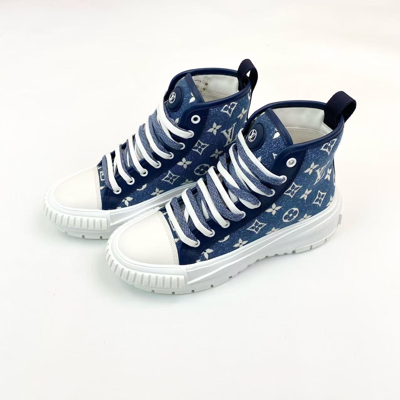 未使用 LouisVuitton/路易威登 qq595 Squad老花满印帆布鞋37.5码