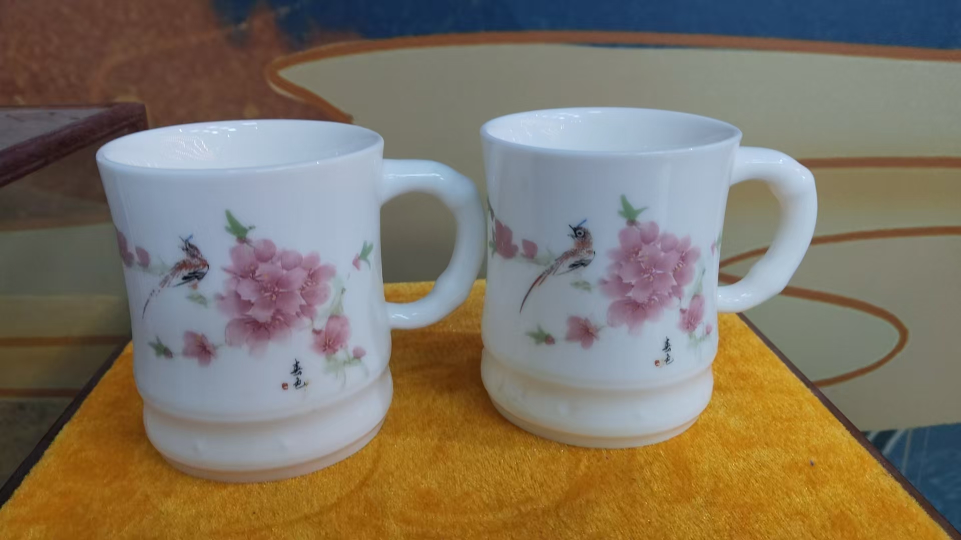 A-水点桃花陶瓷收藏品对杯