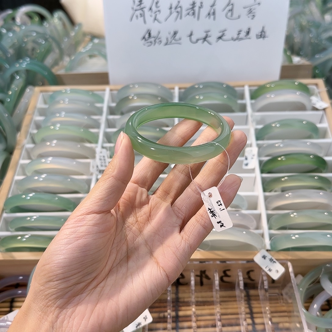 玛瑙/玉髓未镶嵌手镯圈口55.1