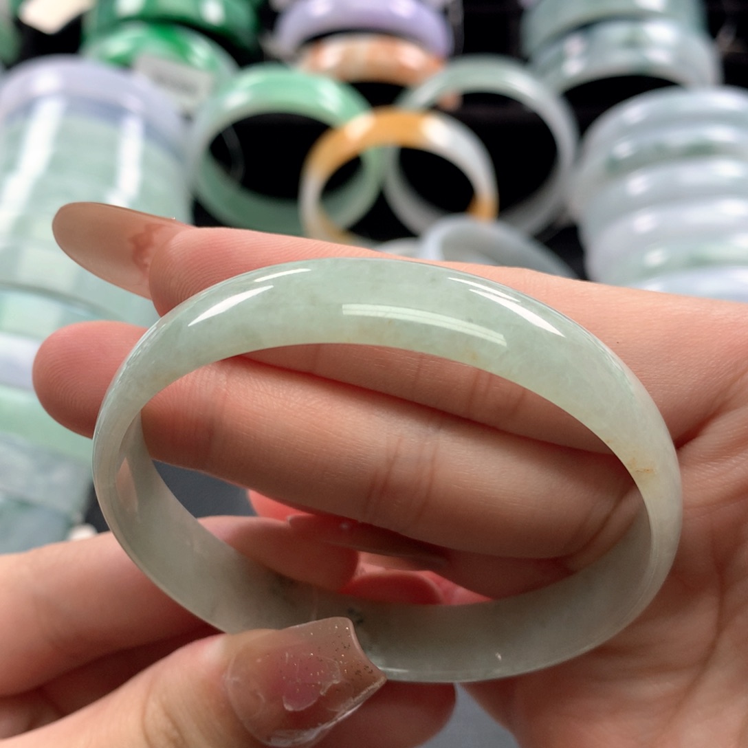 翡翠手镯未镶嵌公主