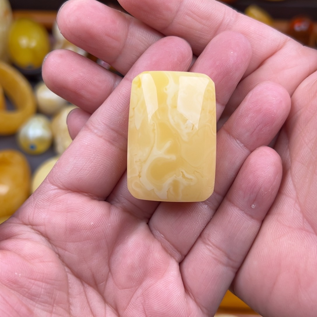 琥珀颈饰未镶嵌纯天然蜜蜡