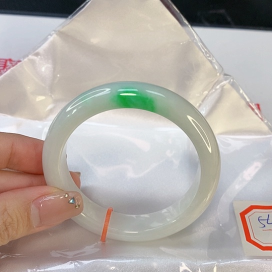 翡翠手镯未镶嵌天然植物A货107