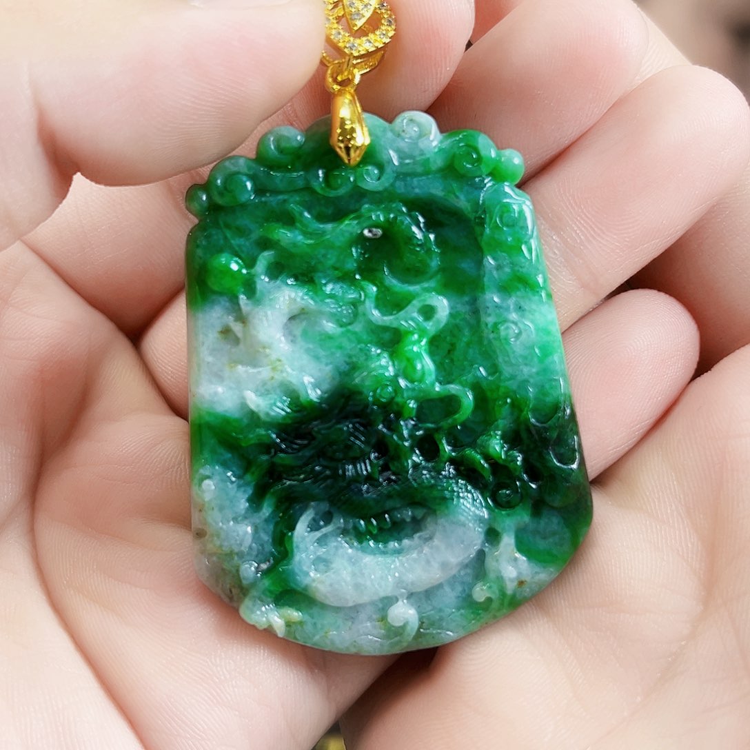 翡翠未镶嵌颈饰吊坠