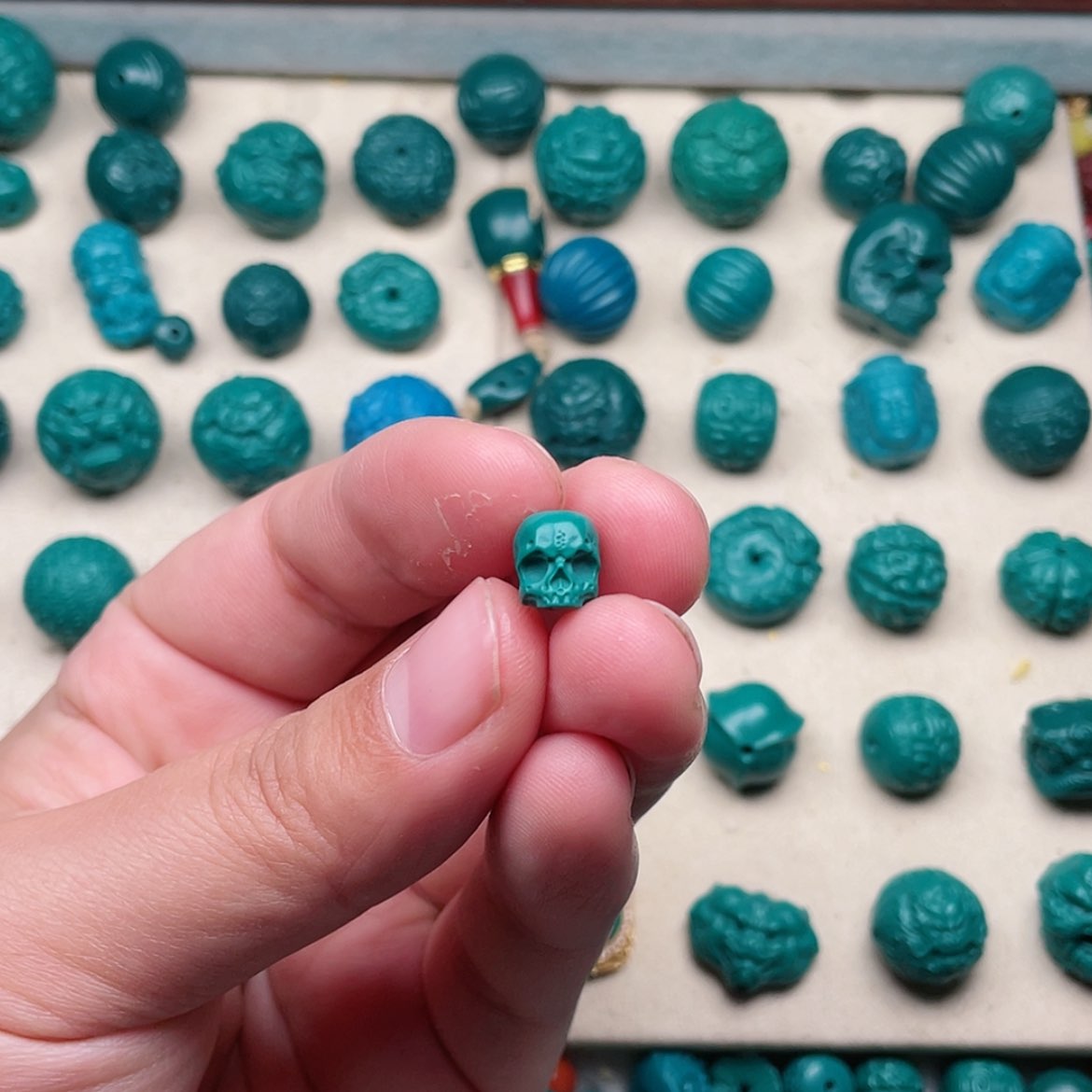 【闪购商品】玻璃颈饰骷髅8×9一个