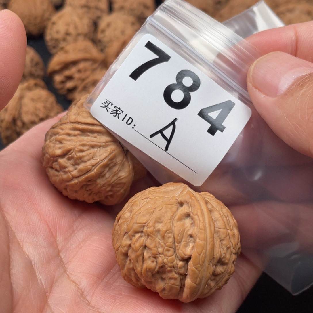 文玩核桃吊坠诚**葱乾隆磨36