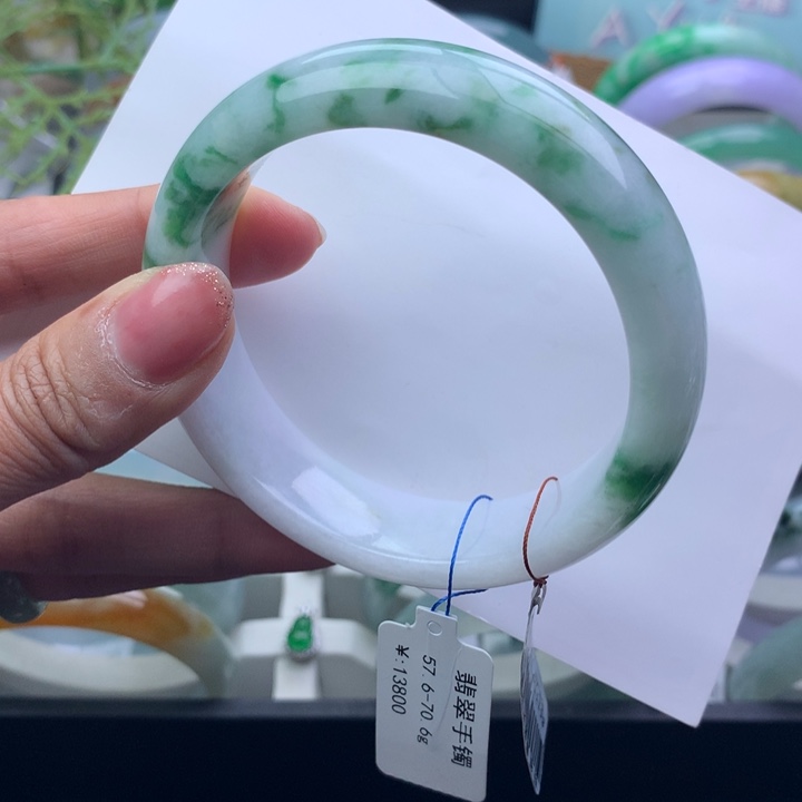 翡翠手镯未镶嵌天然翡翠手镯