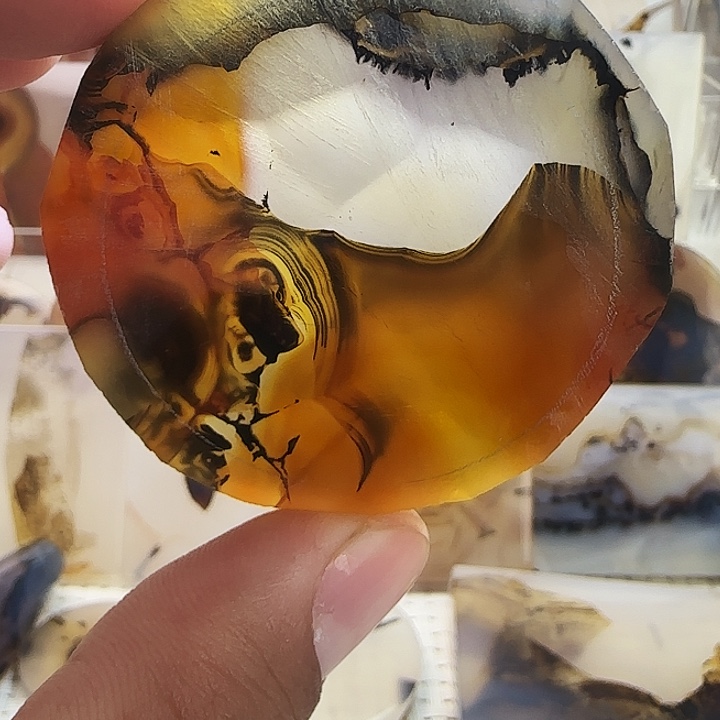 玛瑙/玉髓未镶嵌珠宝奇石