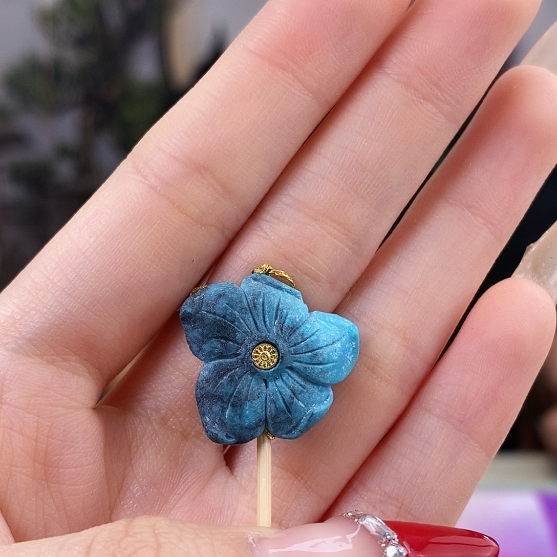 姚***水绿松石未镶嵌珠宝奇石