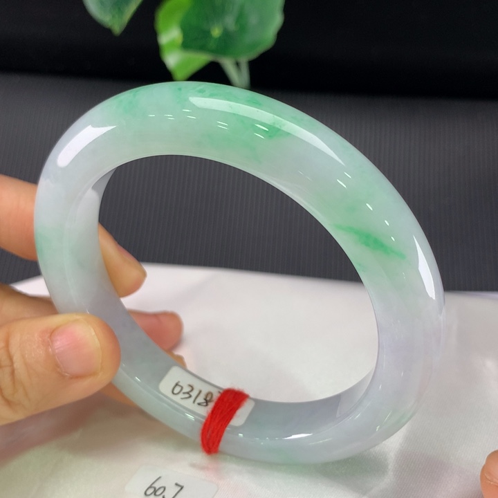 翡翠未镶嵌手镯正圈61