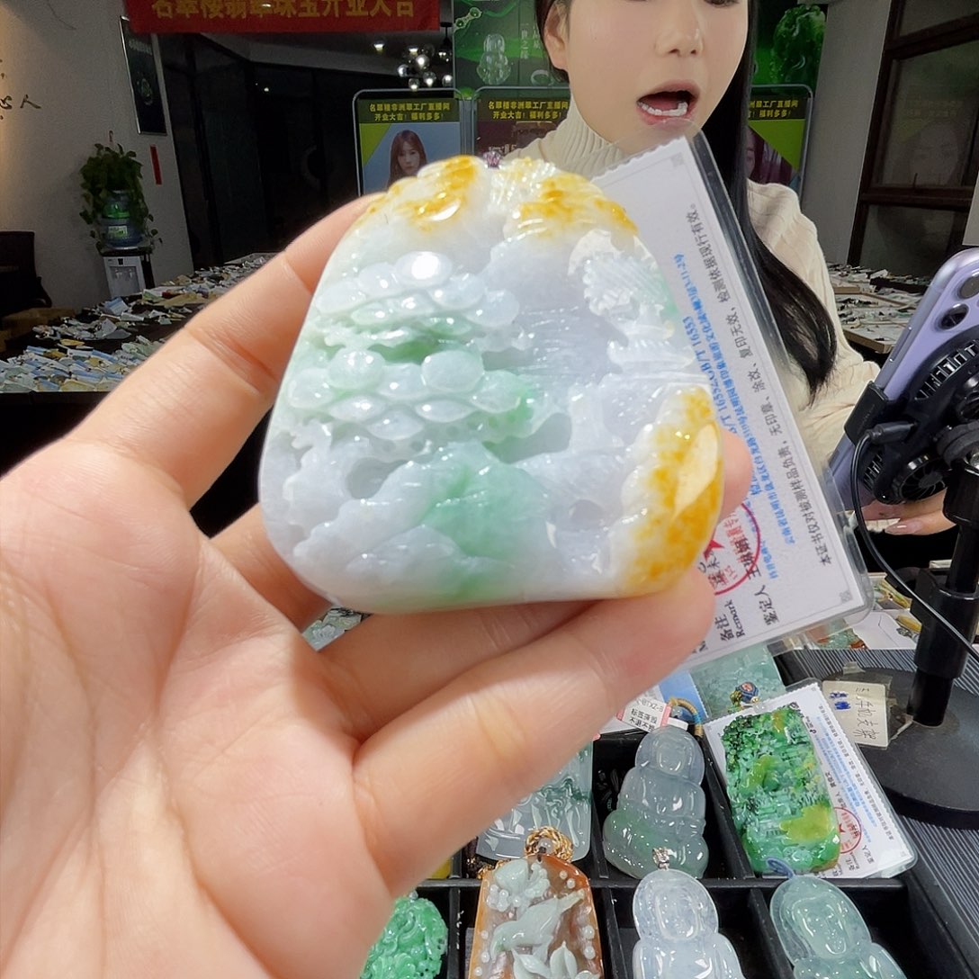 颈饰未镶嵌翡翠一