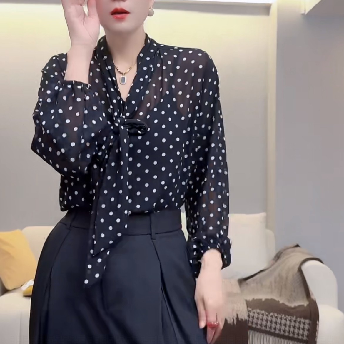 前后两穿法式高级感飘带上衣女款立领小众设计感宽松显瘦洋气衬衫