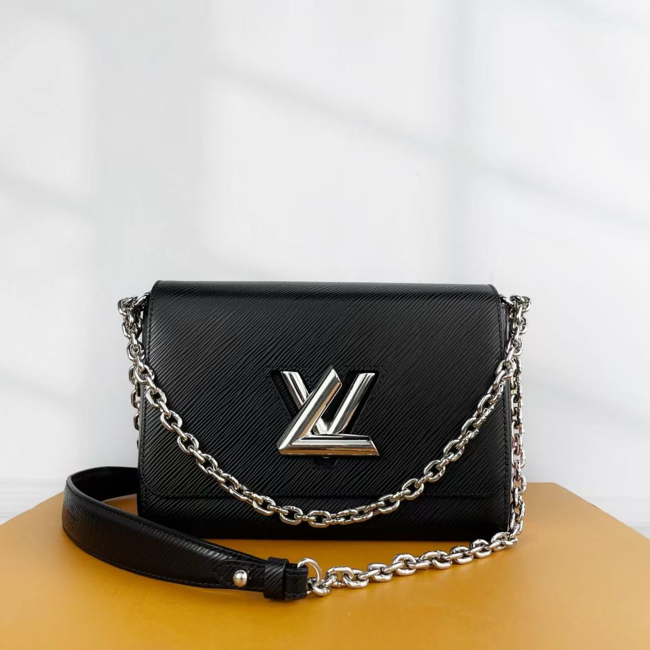 95新 LouisVuitton/路易威登 lv黑色水波纹6709/二奢包包