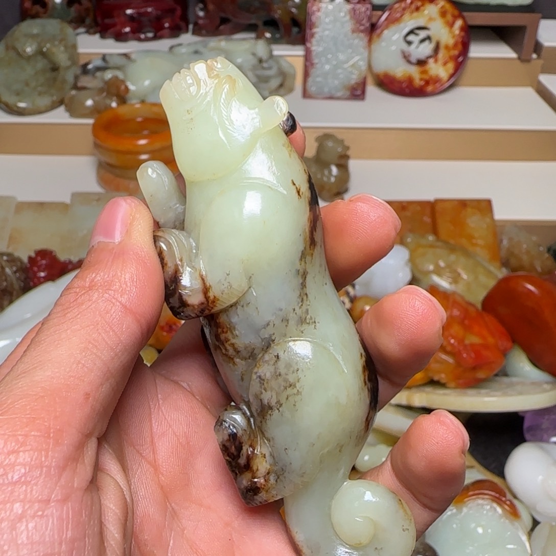 德***裕和田玉未镶嵌颈饰