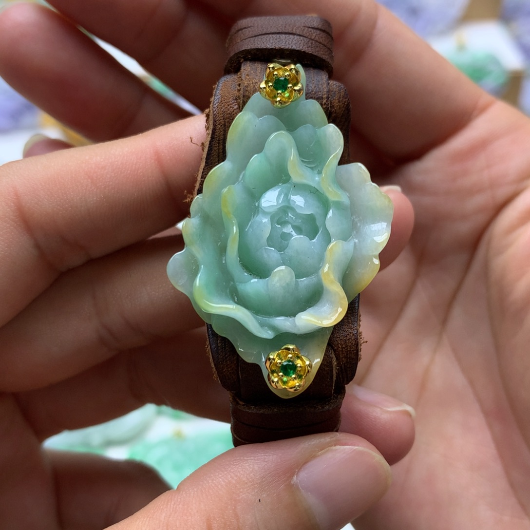 翡翠未镶嵌颈饰翡翠