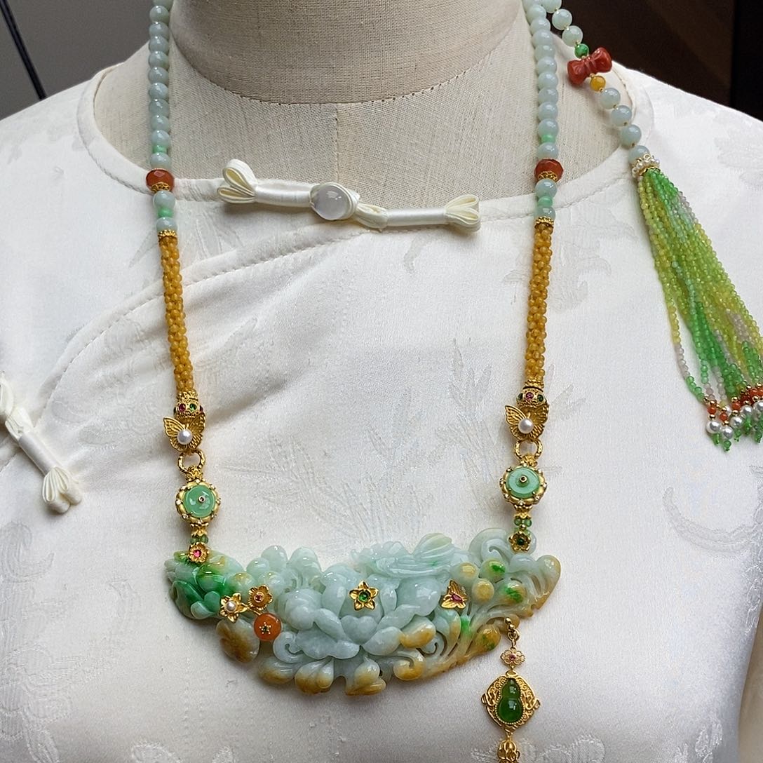 翡翠颈饰未镶嵌天然