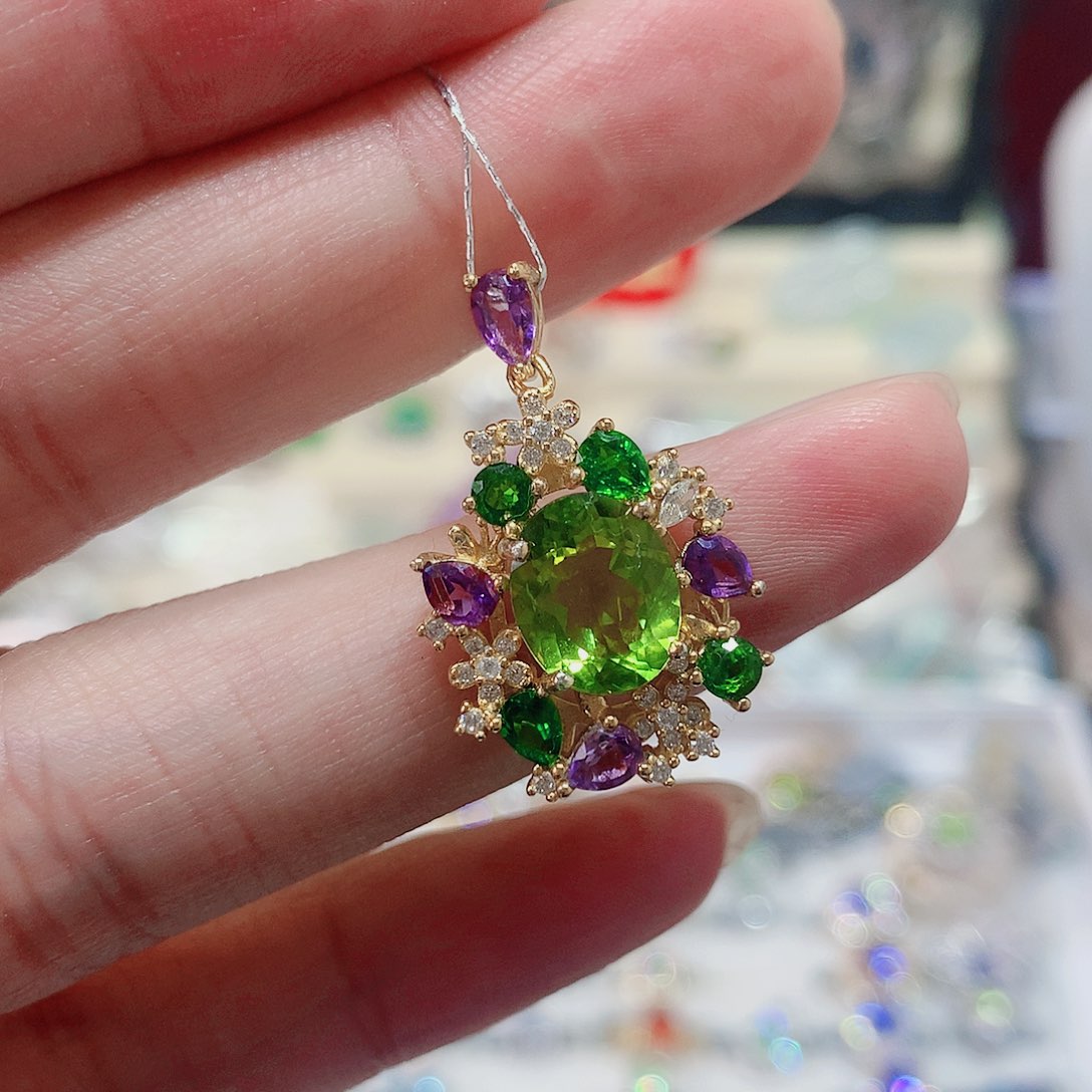 橄榄石吊坠赠链银S925镶嵌