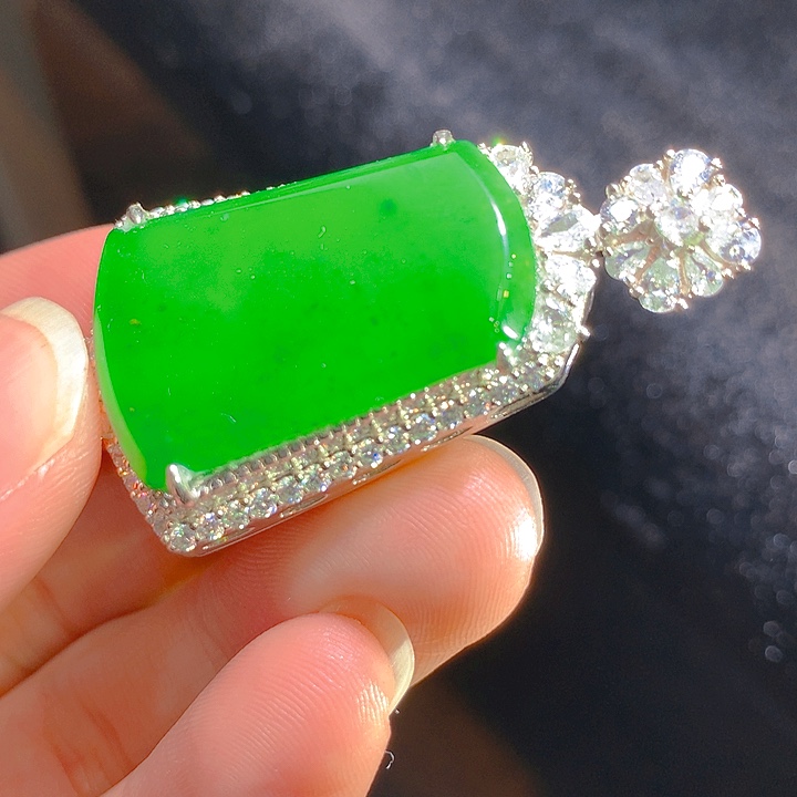 【闪购商品】翡翠颈饰银S925镶嵌翡翠