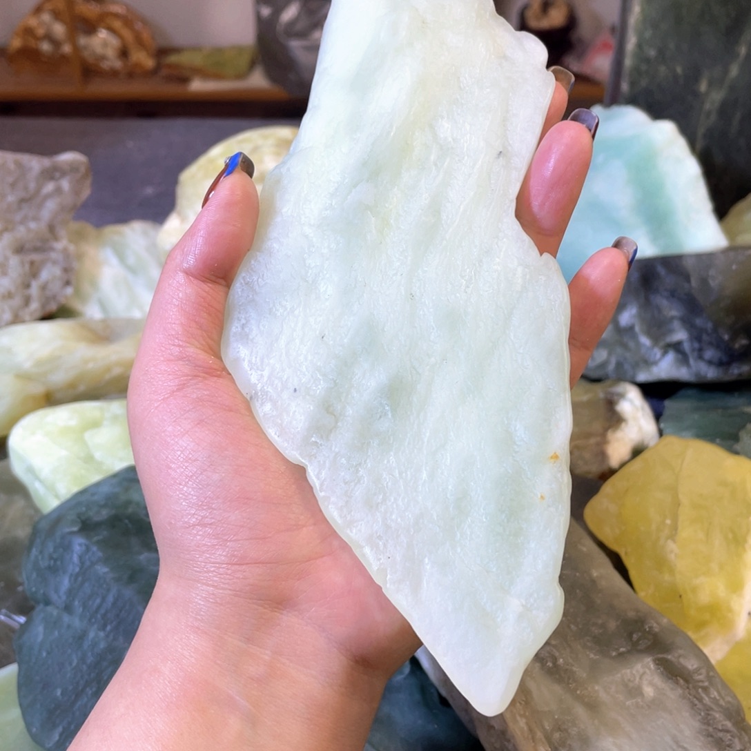 蛇纹石玉未镶嵌中国四大名玉简易