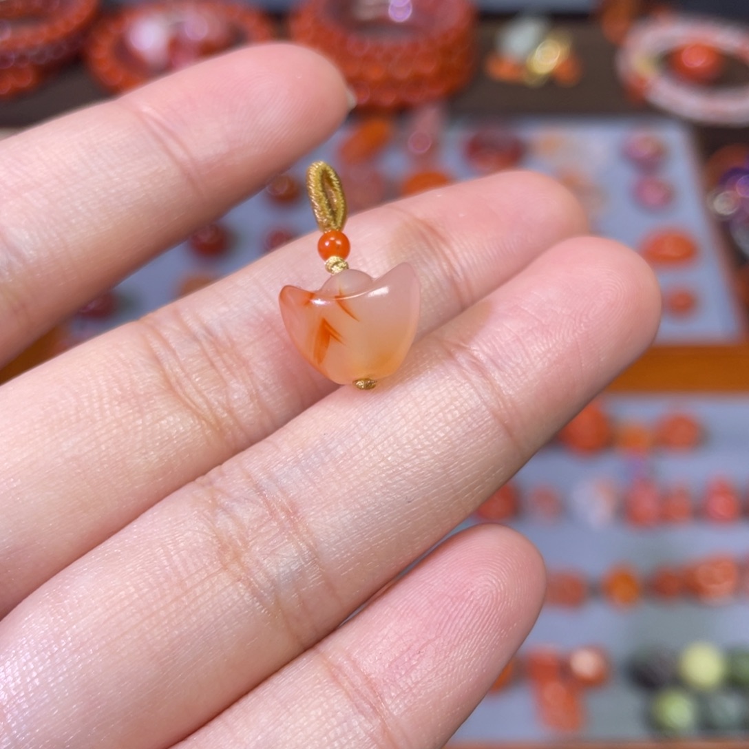 南红玛瑙未镶嵌元宝飘花