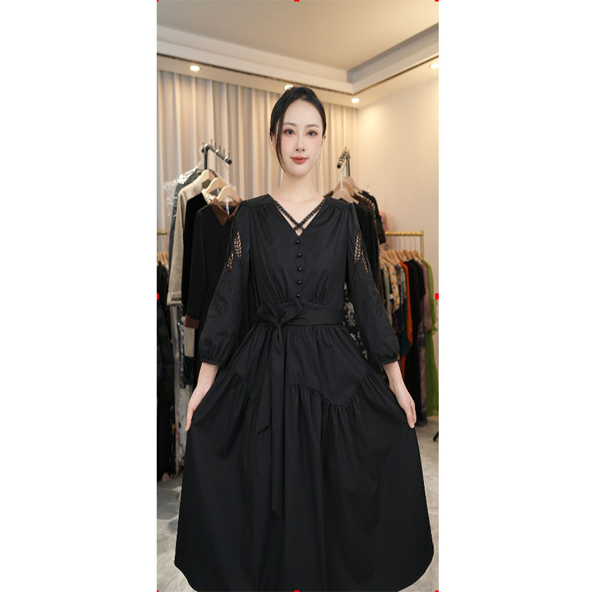 L083 2025春夏新款七分袖设计感镂空V领气质显瘦中长款连衣裙