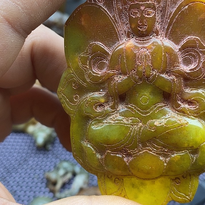 未镶嵌蛇纹石玉颈饰
