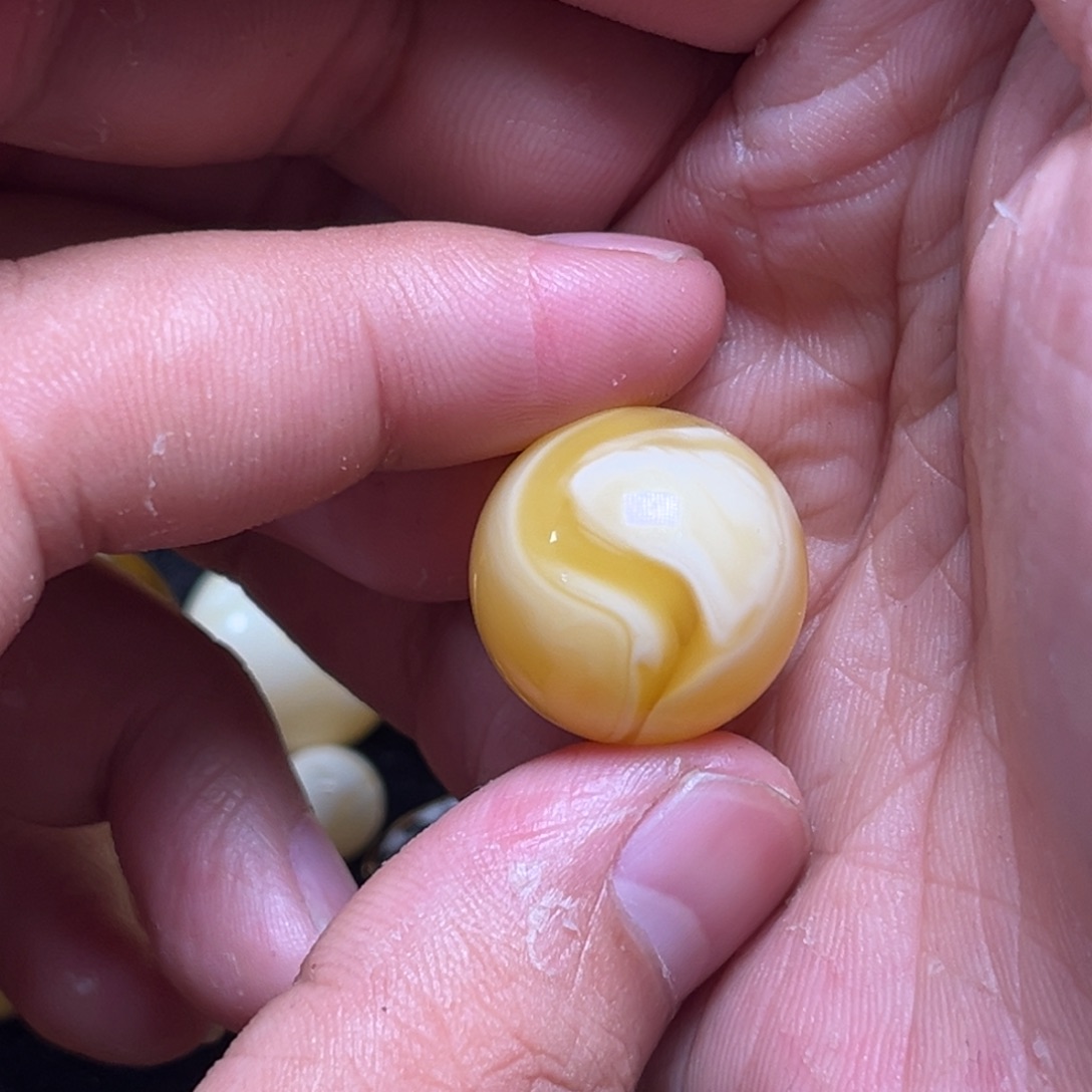 琥珀未镶嵌裸石蜜蜡俄特色太极20.7