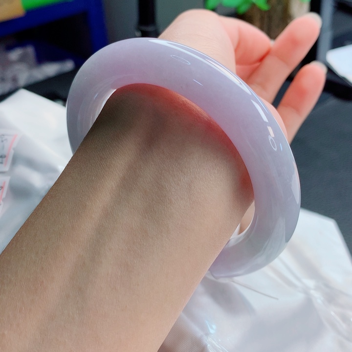 未镶嵌手镯（圆镯）翡翠60圈