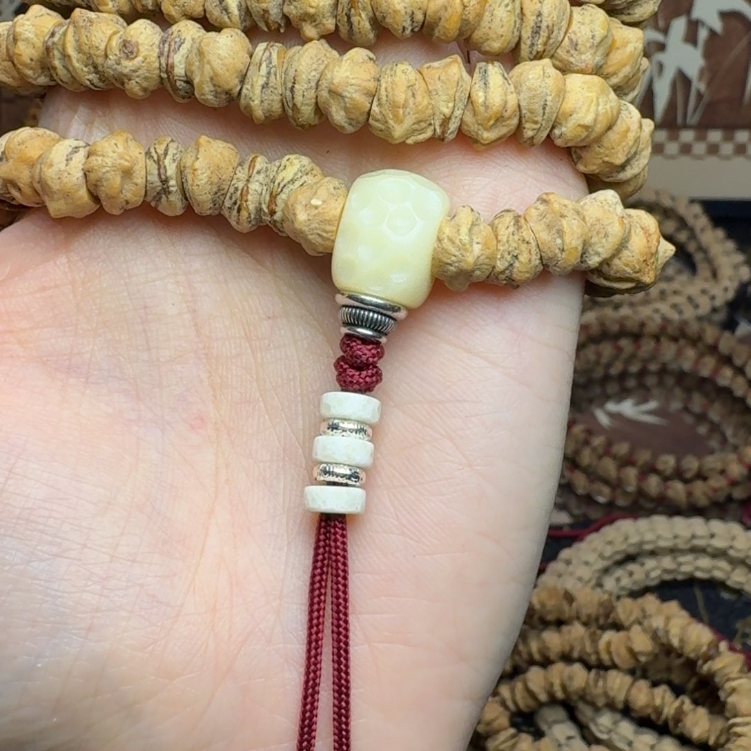 荆****柏香籽/百香籽手串配饰