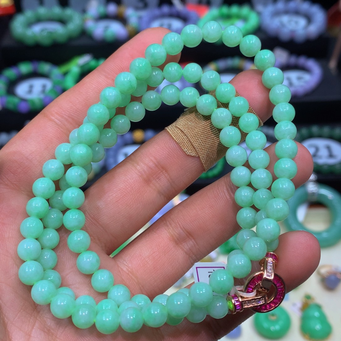 翡翠未镶嵌颈饰翡翠