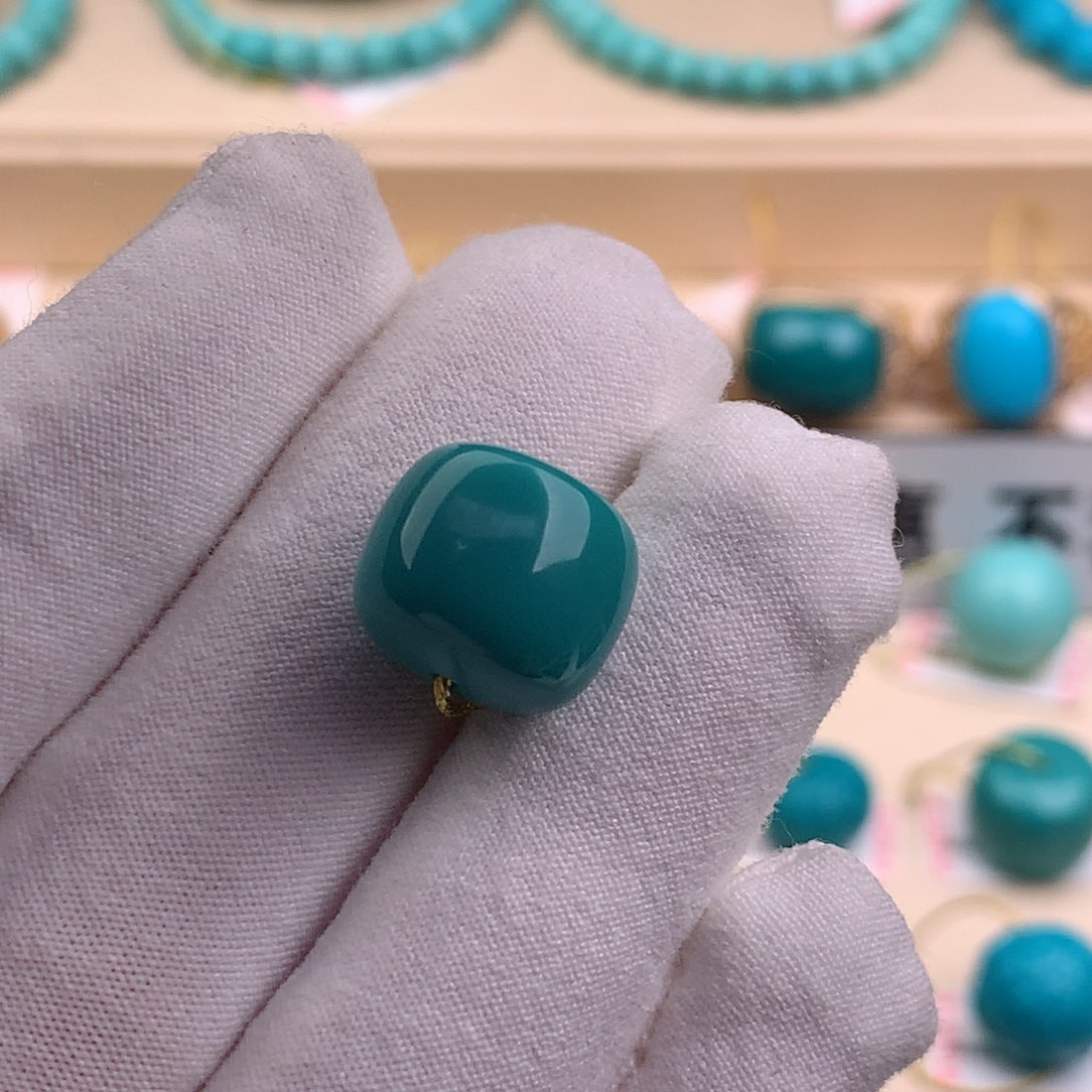 绿松石珠宝奇石未镶嵌13.7×11.9