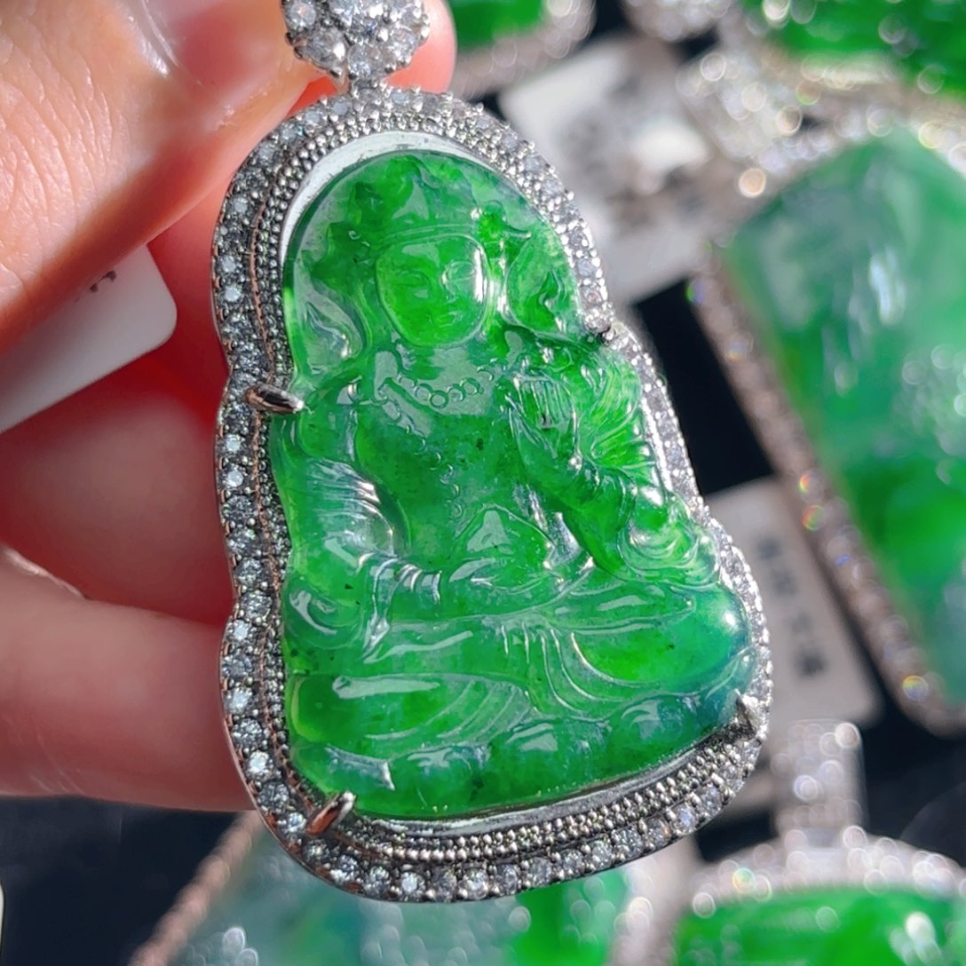 翡翠颈饰未镶嵌观音