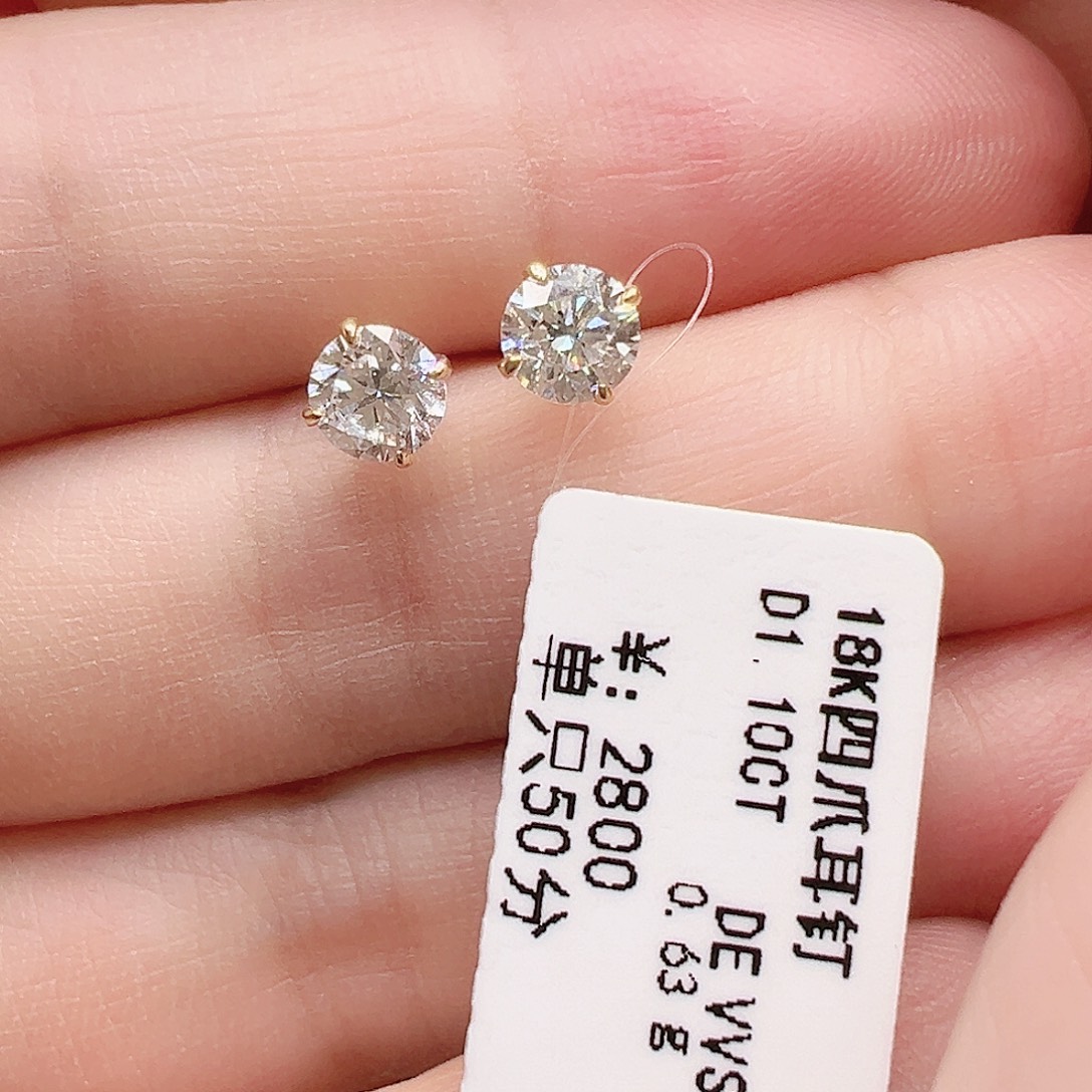 18K金镶嵌实验室培育钻石套链单颗50分，一对四爪耳钉k黄