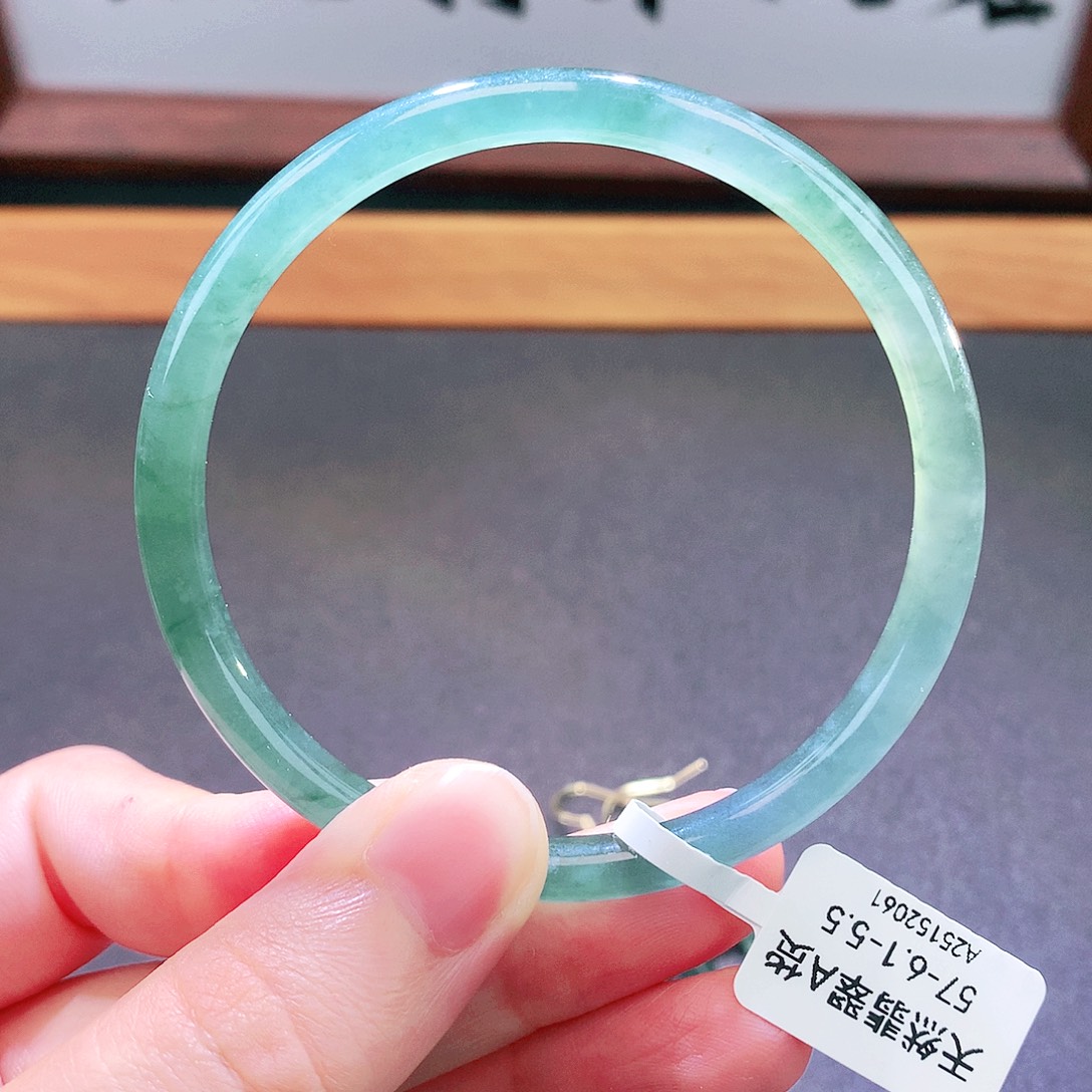 翡翠未镶嵌手镯天然翡翠