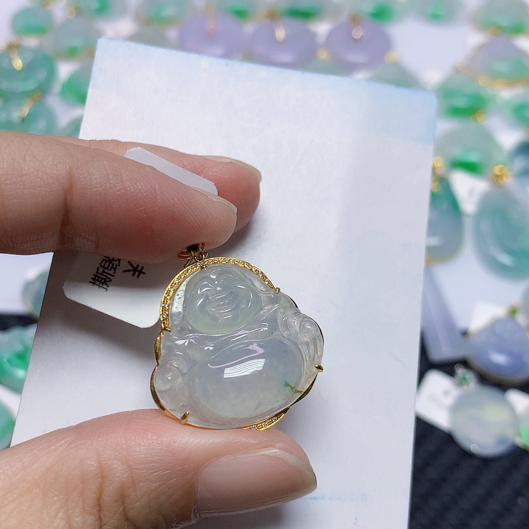 翡翠18K金镶嵌颈饰佛公