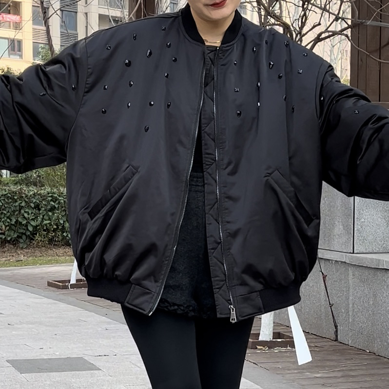 欧尚家的重工加钻黑色棒球服鹅羽羽袄子外套（现货