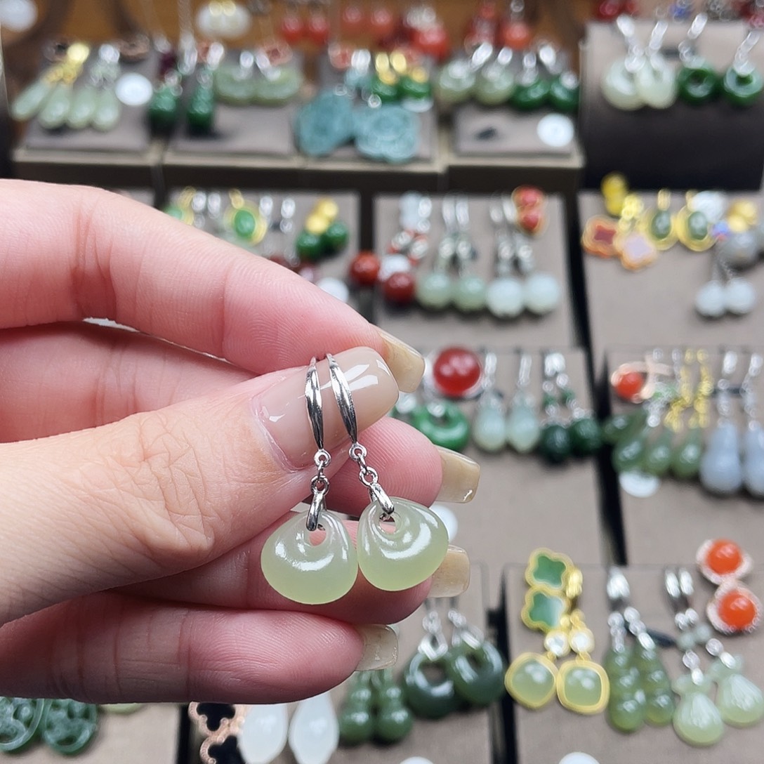 和田玉银S925镶嵌耳饰